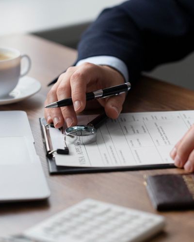 Elaboração e Revisão de Contratos